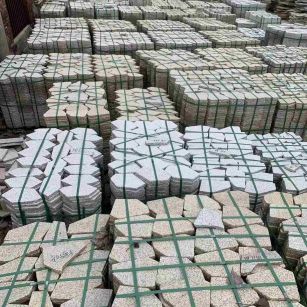 舟山 黄金麻白麻花岗岩荔枝面地铺石(冰裂纹)