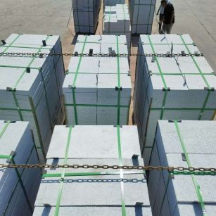 舟山 芝麻白花岗岩5公分地铺石 花岗岩厂家工厂装车日常