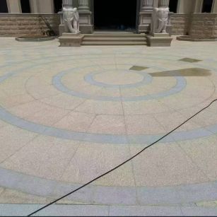 舟山 黄金麻芝麻灰花岗岩石材地铺拼接效果