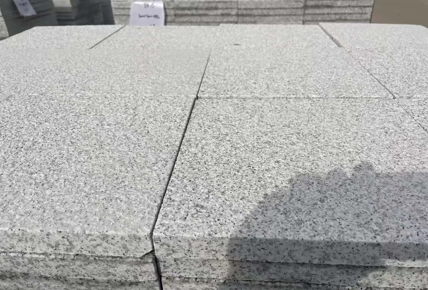 舟山 白麻花岗岩石材推荐 荔枝面地铺石