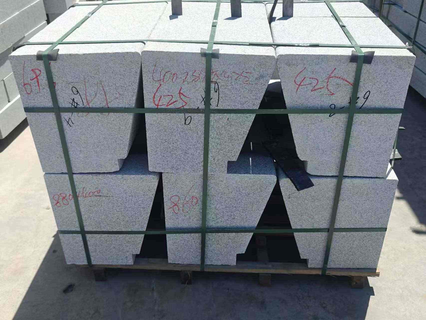 舟山 芝麻白异形坐凳，石凳