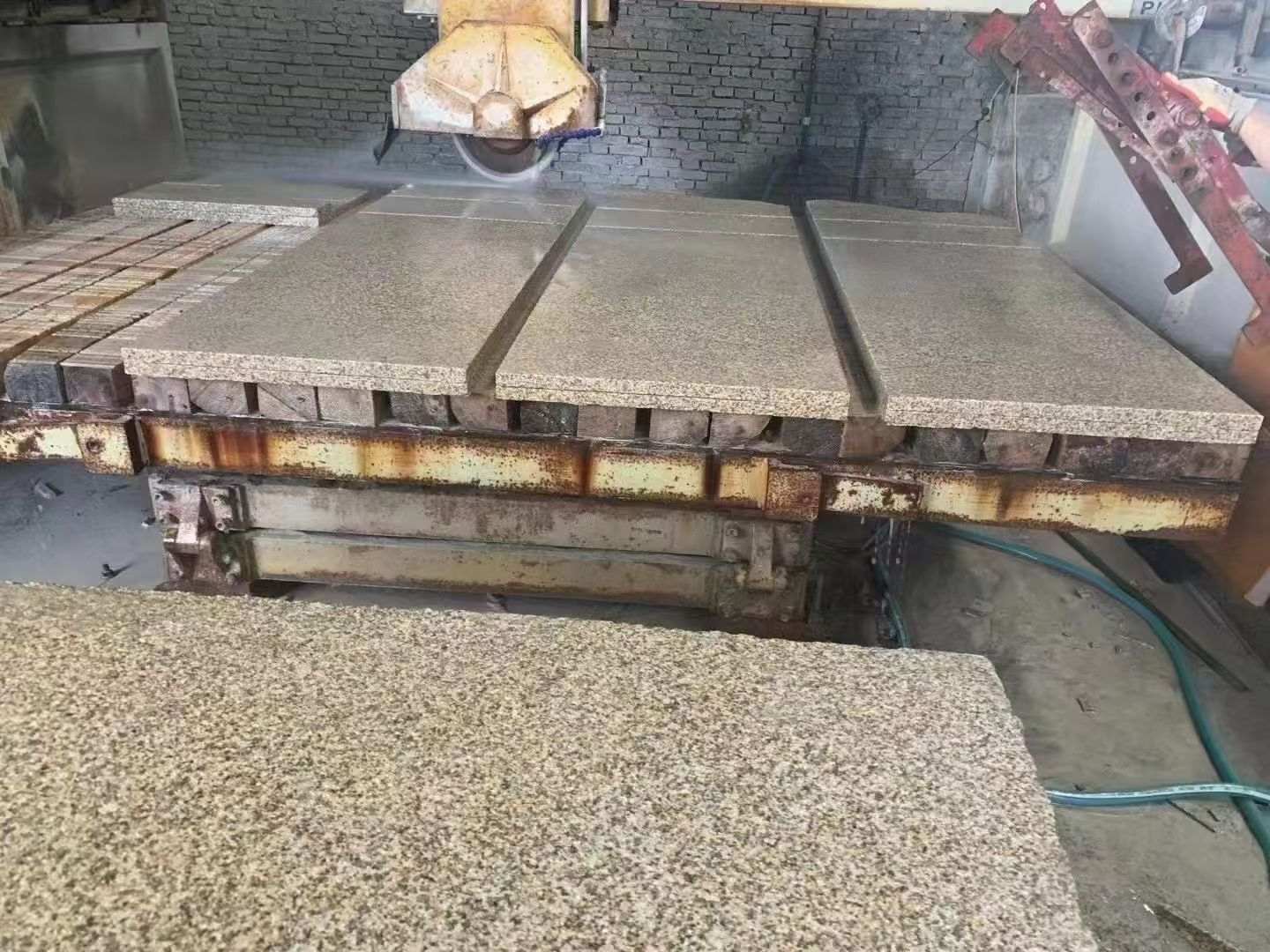 舟山 黄金麻荔枝面成品板加工