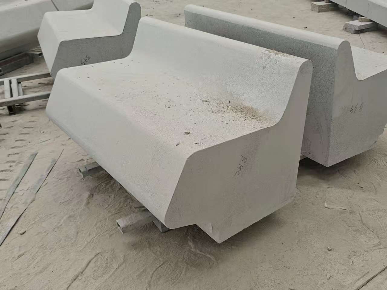 舟山 芝麻白花岗岩异形坐凳，石凳