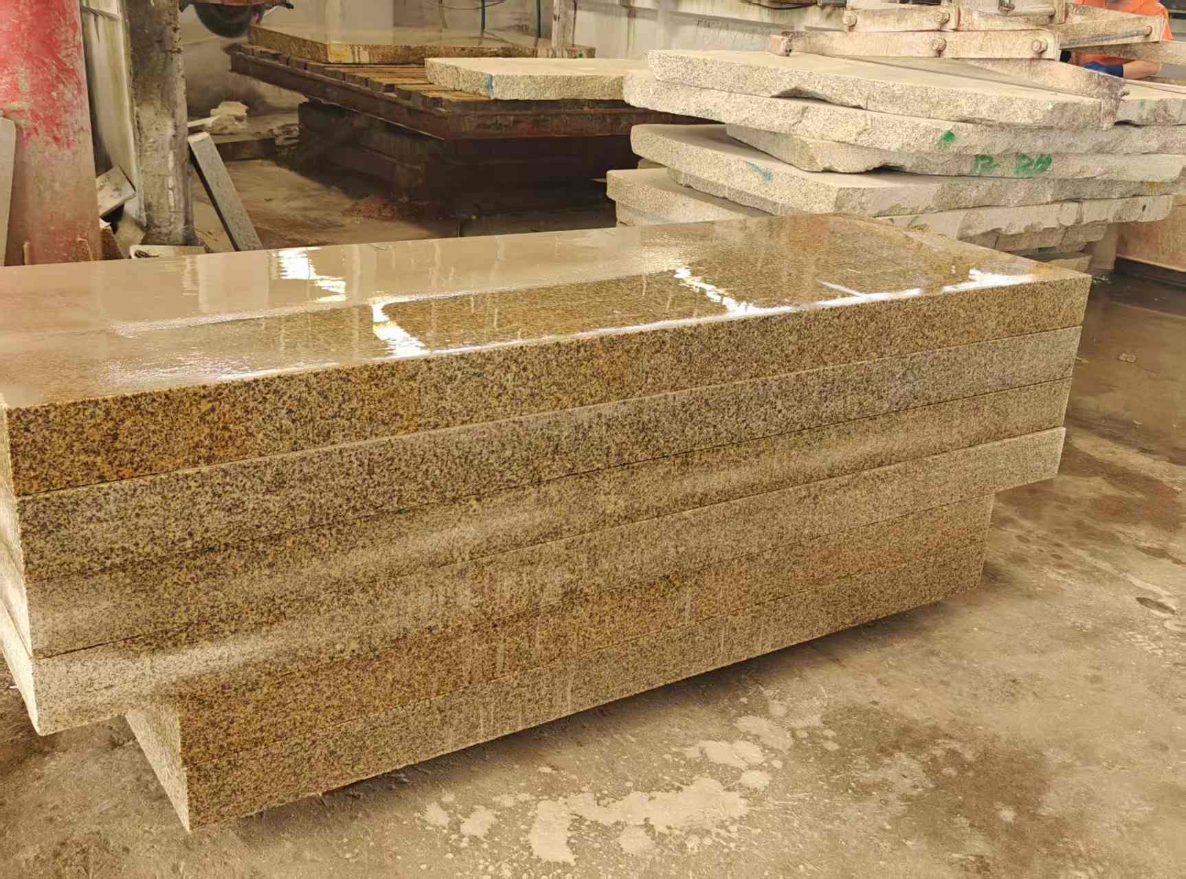 舟山 黄金麻栏杆料半成品加工中