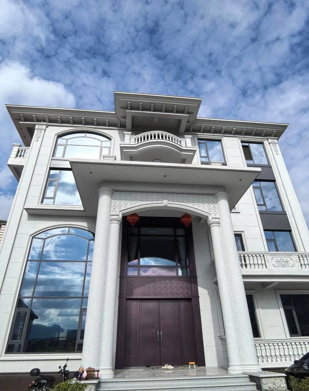 舟山白麻别墅外墙干挂石材效果示例