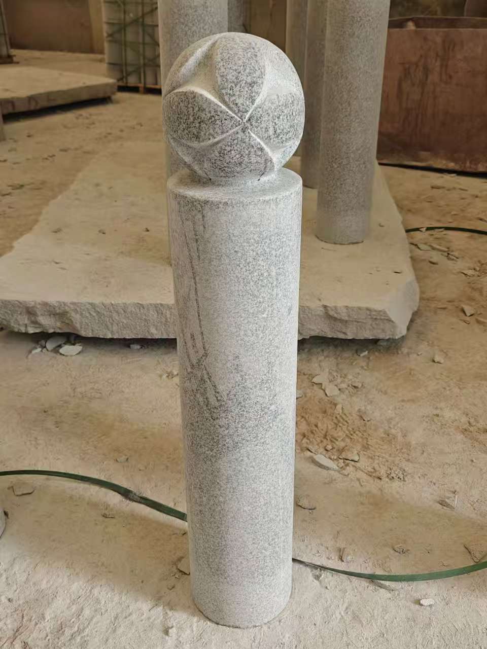 舟山 芝麻白花岗岩石材挡车石柱、停车柱、圆柱挡车柱、方柱挡车柱等