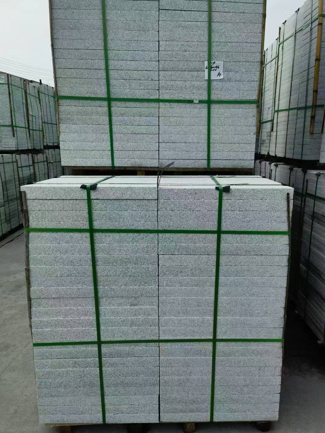 舟山 芝麻白火烧，园林广场市政工程地铺石，1.8~5.0厚均有现货