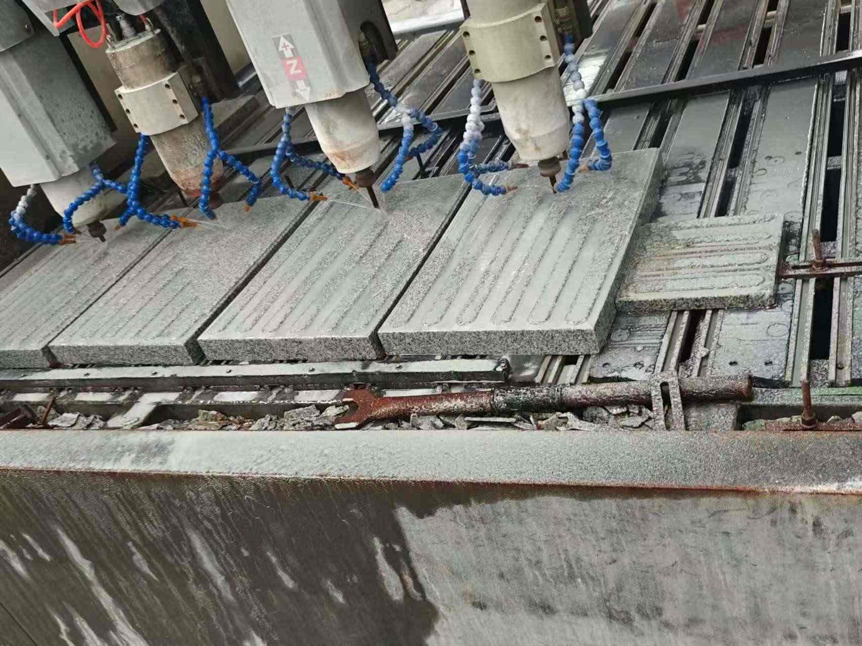 舟山 芝麻白花岗岩荔枝面盲道雕刻