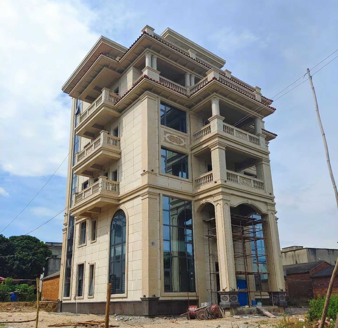 舟山 黄金麻花岗岩石材别墅外墙干挂搭配（雕花栏杆花瓶柱门楼罗马柱）