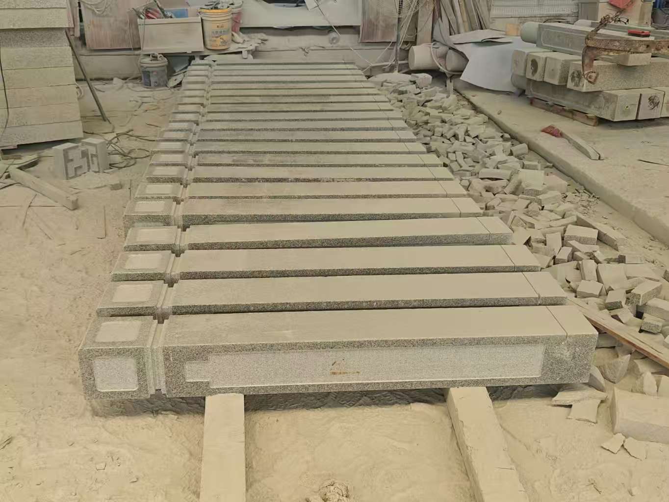 舟山 芝麻白异形加工雕刻-栏杆大柱，方柱